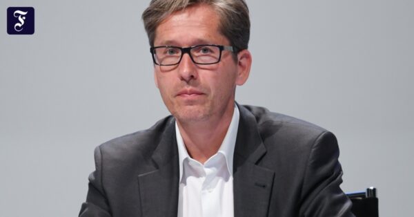 Бывший руководитель Postbank Франк Штраус умер в возрасте 54 лет