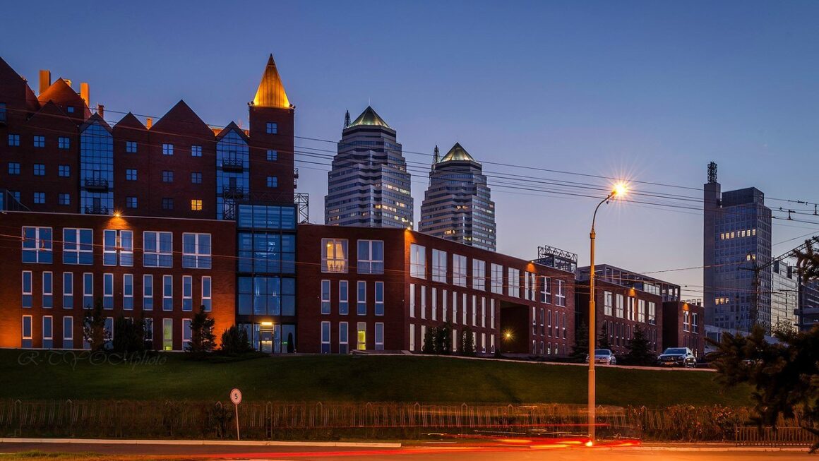 Дніпро як центр регіону: роль міста в житті області