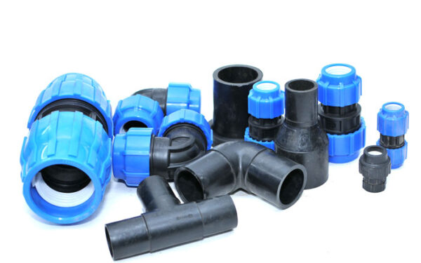 Чем отличаются надежные фитинги для полиэтиленовых труб