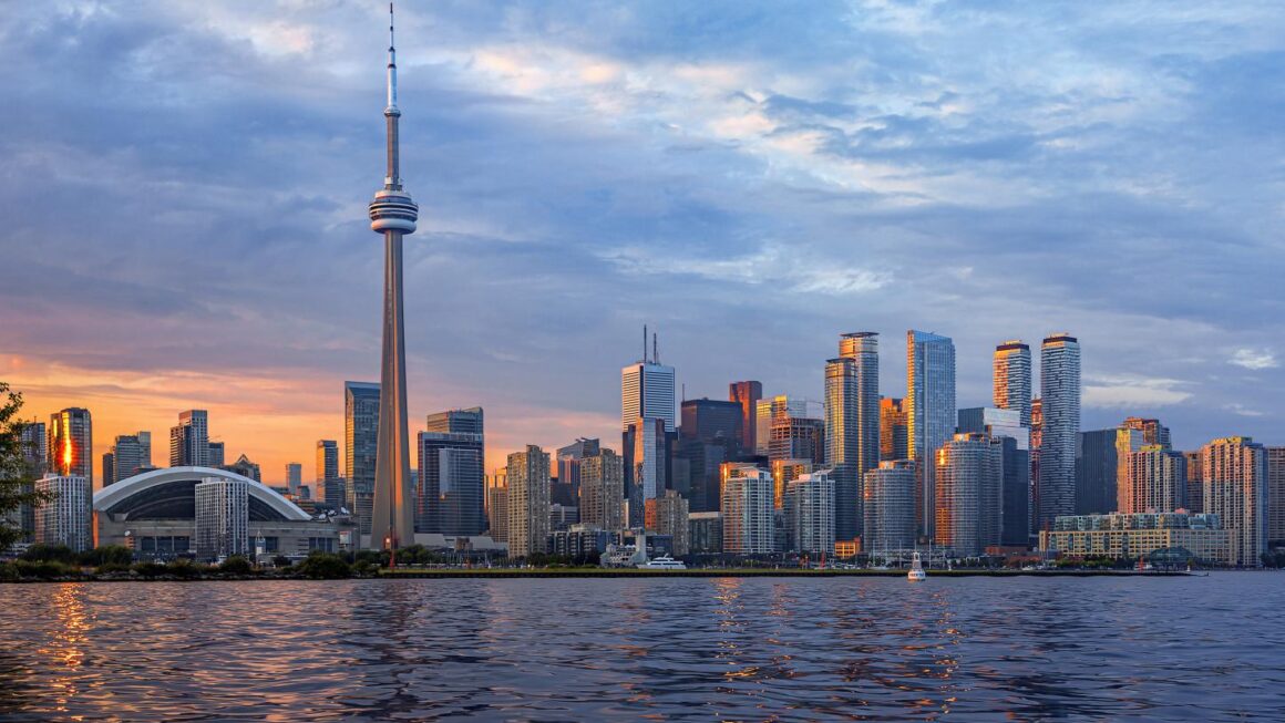 Імміграція в Канаду: переваги кваліфікованої допомоги